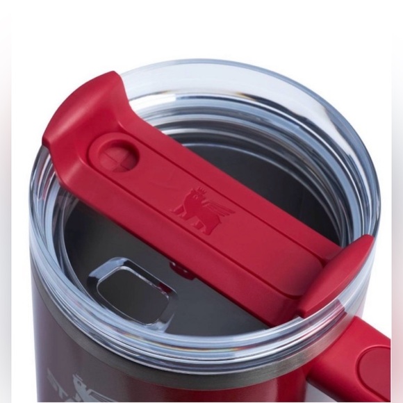 •new• STANLEY x ELF 40oz Red Delicious Tumbler - Picture 4 of 8